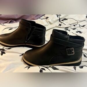 Avenue Cloud Walkers Valentina Comfy Ankle Boots, City Country Black Sz 9